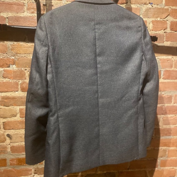 Grey blazer for men, brand AKA, size 36 — like new condition. - Picture 2 of 3